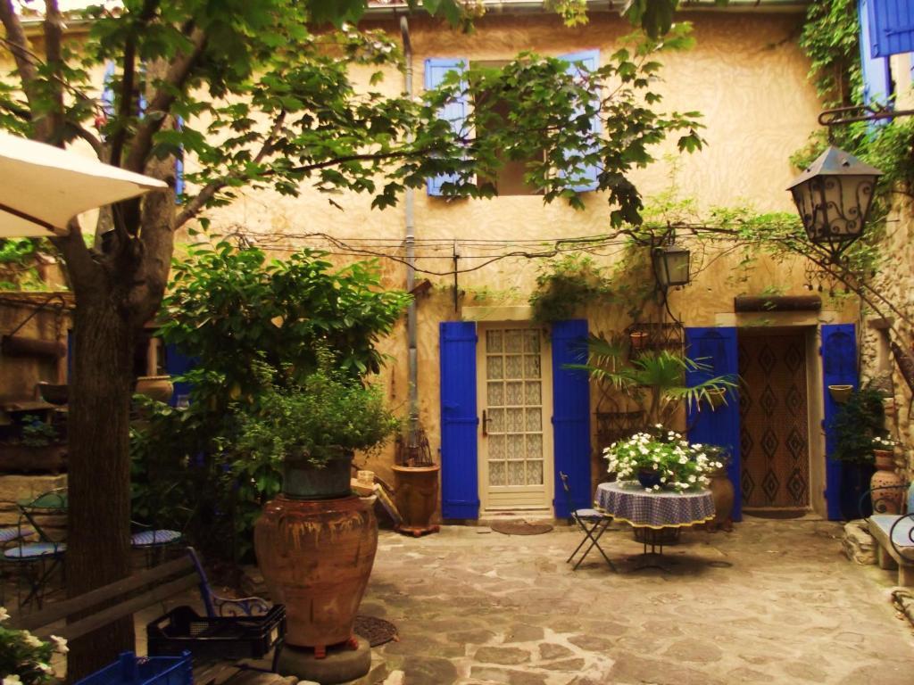La Maison Aux Volets Bleus Venasque Exterior foto
